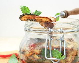 Маринованные цукини с чесноком и мятой