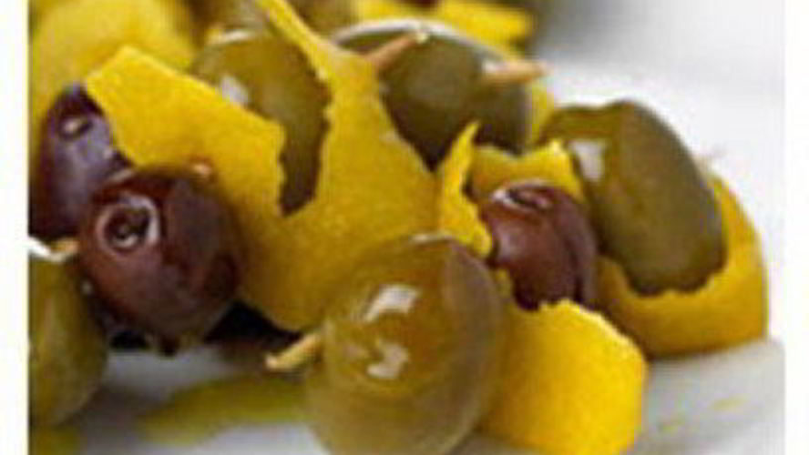 Рецепт оливок, маринованных в водке, джине и вермуте