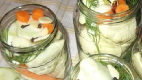 патиссоны, маринованные кусочками