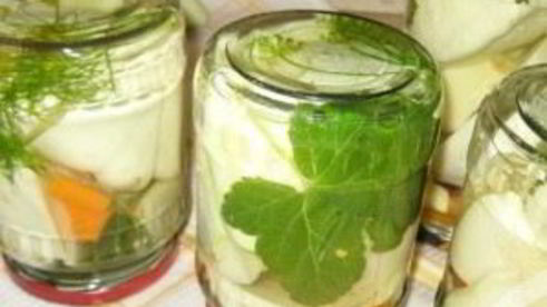 патиссоны, маринованные кусочками