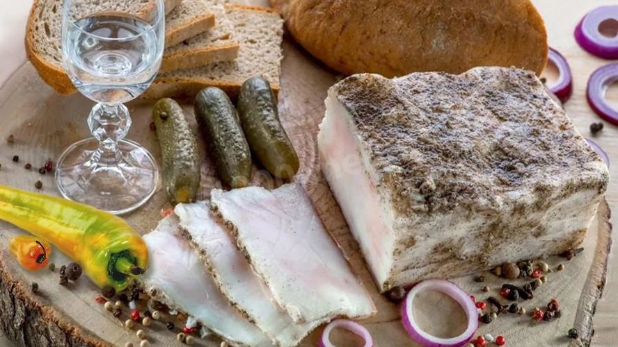 Рецепт сала на зиму в банках в рассоле