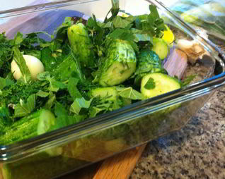 Быстрые малосольные огурцы