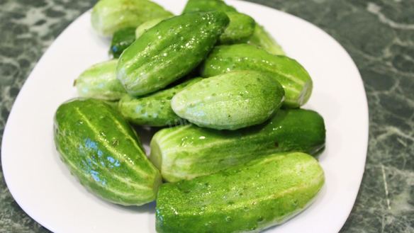 Рецепт Малосольных огурчиков на минералке