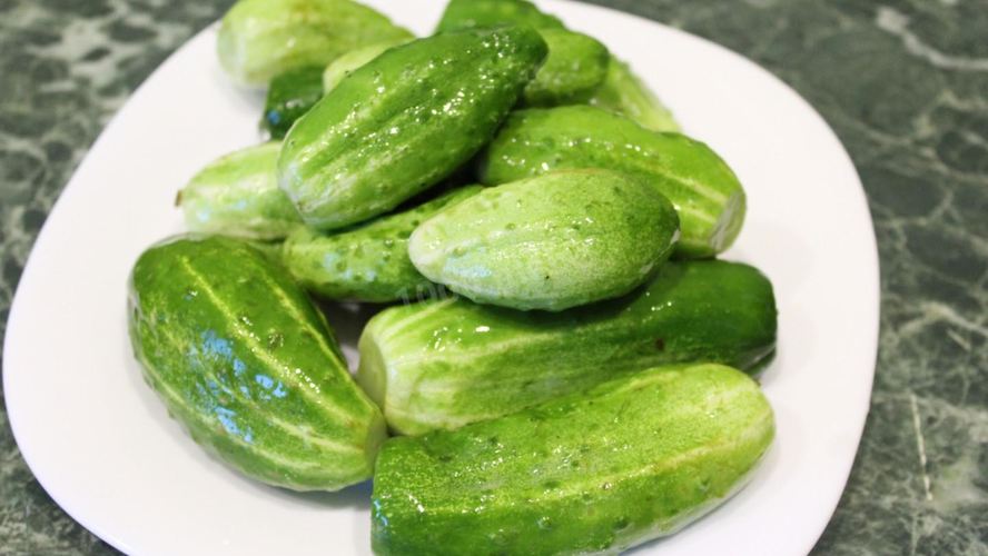 Рецепт малосольных огурчиков на минералке