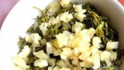 малосольные помидоры с чесноком и зеленью