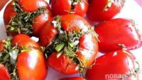 малосольные помидоры с чесноком и зеленью
