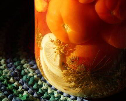 Малосольные помидоры с хреном