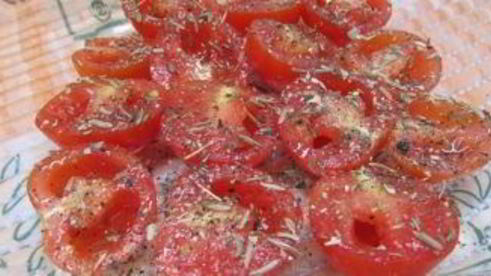 томатный батон с вялеными помидорами