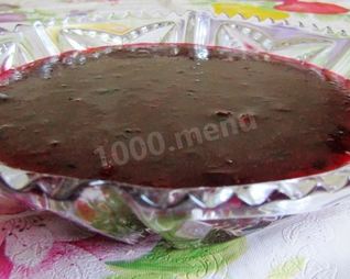 Сырое варенье из красной и черной смородины