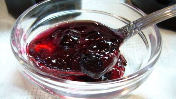Рецепт Варенья-пятиминутки из смородины с имбирем