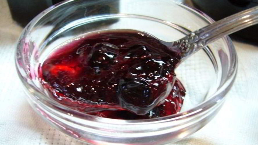 Рецепт варенья-пятиминутки из смородины с имбирем