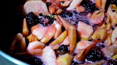 варенье яблочно-ежевичное с лимонными корочками