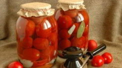засолка помидоров с луком на зиму
