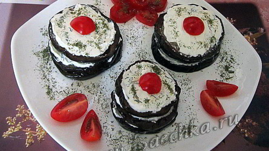 Рецепт баклажанных башенок с домашним сыром