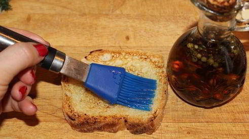 брускетта с крабом и авокадо