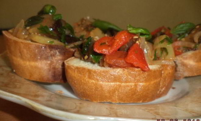 Брускетта с запеченными овощами