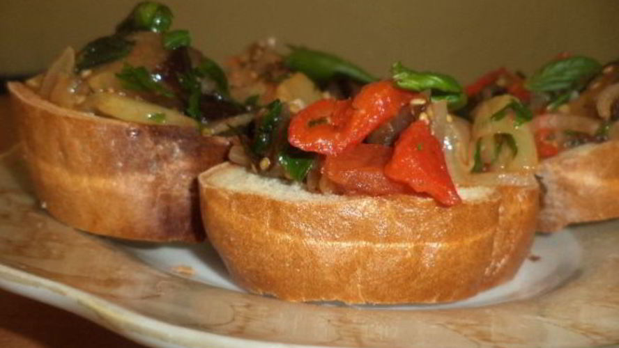 Рецепт брускетты с запеченными овощами