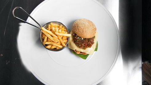 бургер с семгой