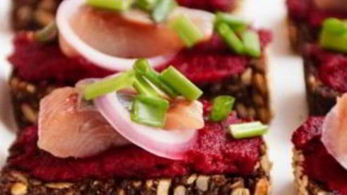 бутерброд с сельдью просто и вкусно