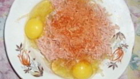 бутерброды с колбасой и картошкой