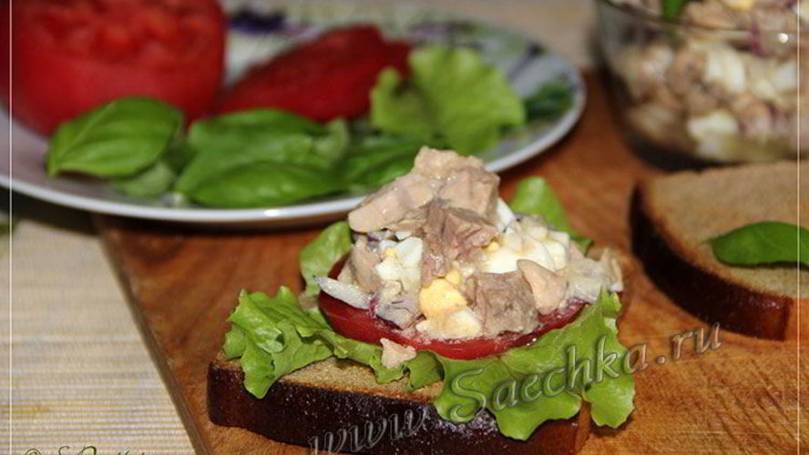 Рецепт бутербродов с печенью трески и яйцом