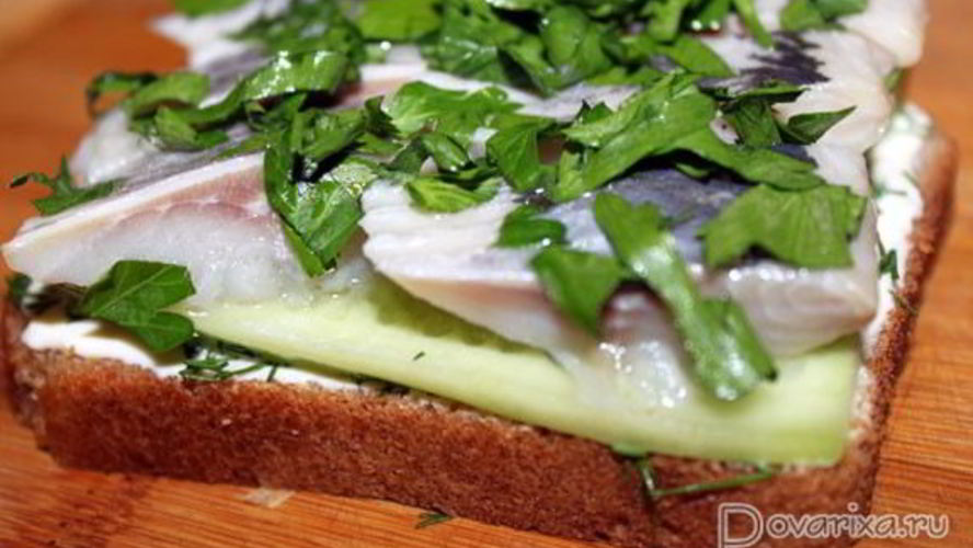 Рецепт бутербродов с селедкой