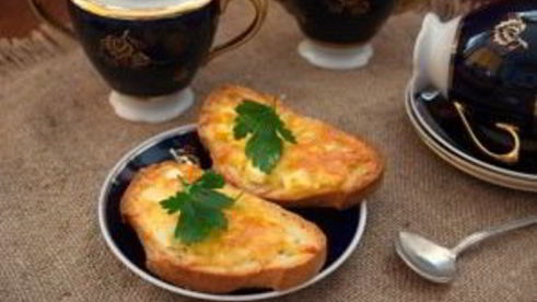 бутерброды с сыром и чесноком