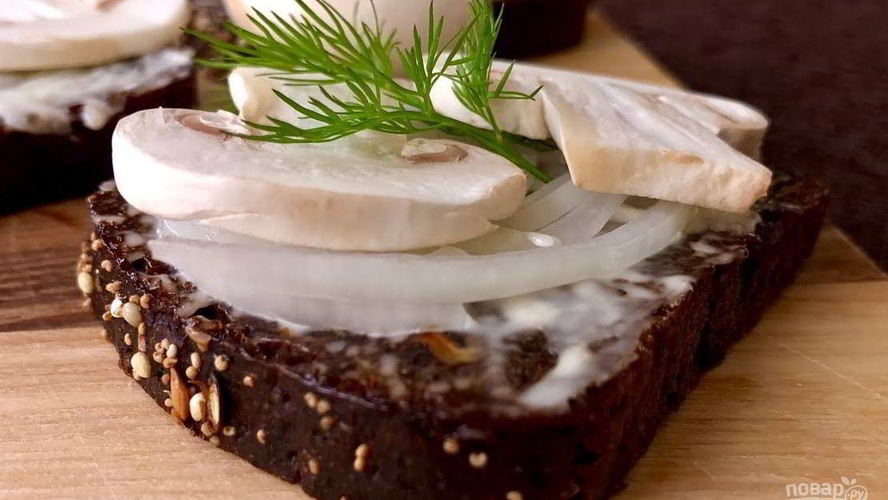 Рецепт бутербродов с сырыми шампиньонами