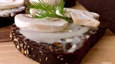 бутерброды с сырыми шампиньонами