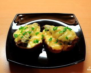 Бутерброды со шпротами в духовке