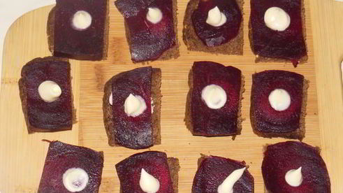 бутерброды со скумбрией быстрого домашнего посола