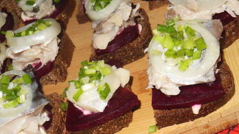 бутерброды со скумбрией быстрого домашнего посола