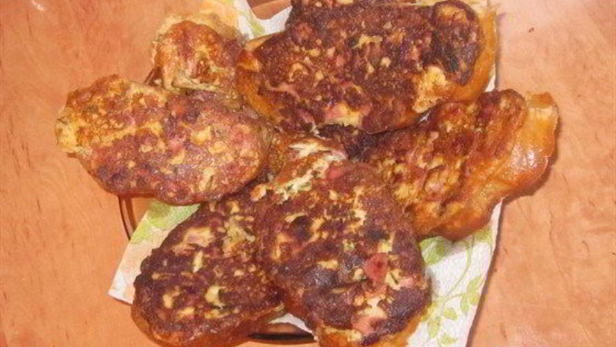 Рецепт горячих бутербродов с колбасным сыром