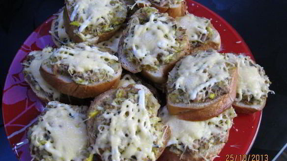 Рецепт Горячих бутербродов с сайрой