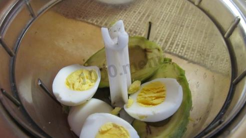 паста из авокадо для бутербродов