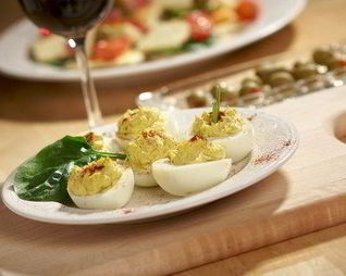 Фаршированные яйца со шнитт-луком и эстрагоном