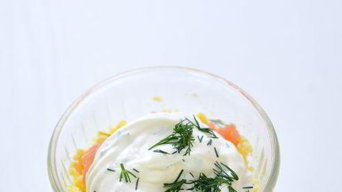 перепелиные яйца, фаршированные слабосоленой семгой