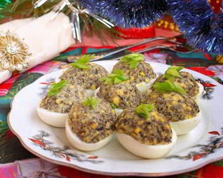 Яйца фаршированные грибами