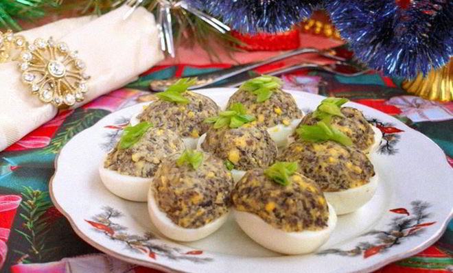 Яйца фаршированные грибами