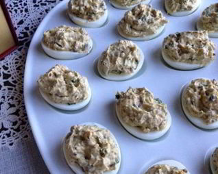 Яйца фаршированные печенью трески