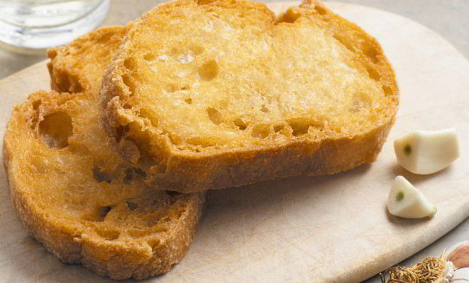 Гренки с чесноком