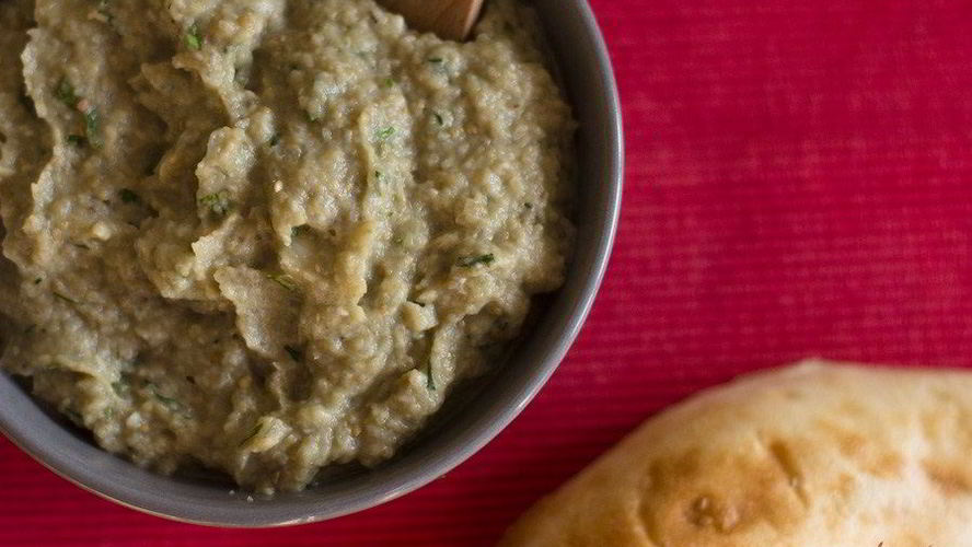 Рецепт икры из баклажанов с зеленью и оливковым маслом