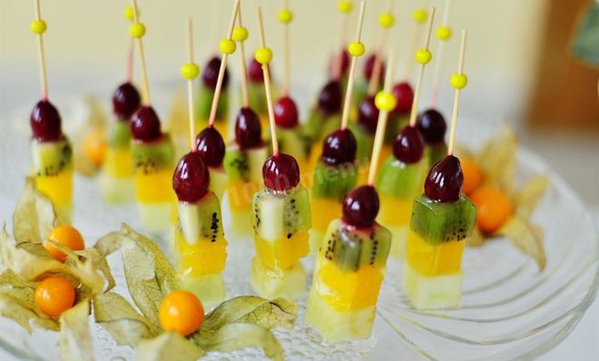 Канапе из фруктов