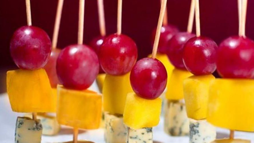 Рецепт канапе с виноградом