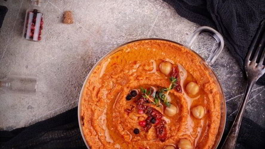 Рецепт хумуса с запеченным перцем и вялеными томатами