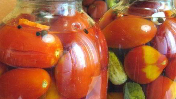 Рецепт Консервированных помидоров с огурцами