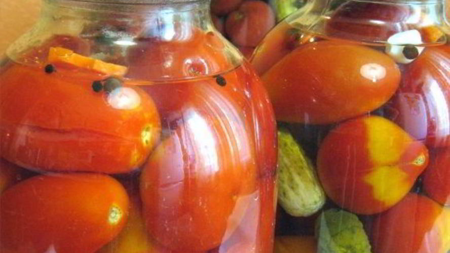 Рецепт консервированных помидоров с огурцами