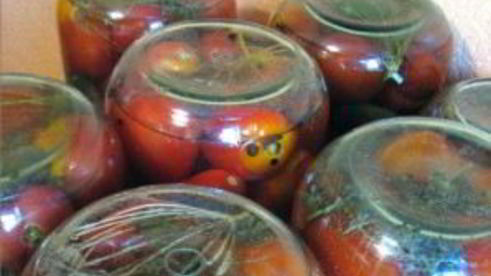 консервированные помидоры с огурцами