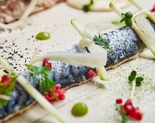 Маринованная скумбрия, картофель, фенхель