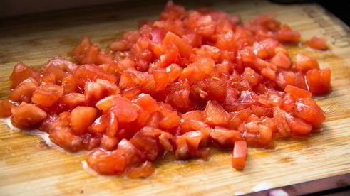 мини-пиццы на баклажане с соусом пассата и сыром джюгас